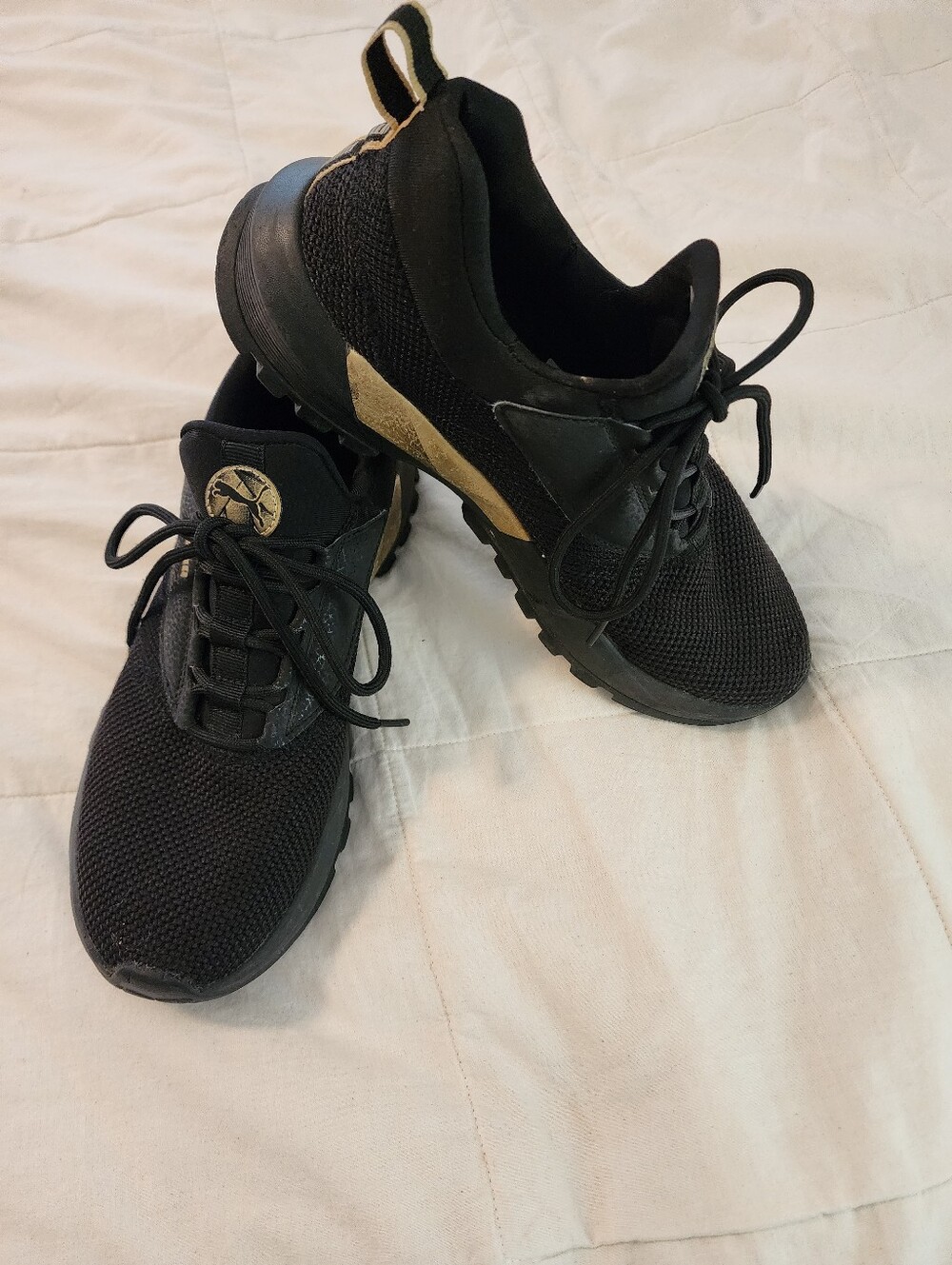 Puma Black & Gold Women's Athletic Sneakers 9M Running Walking